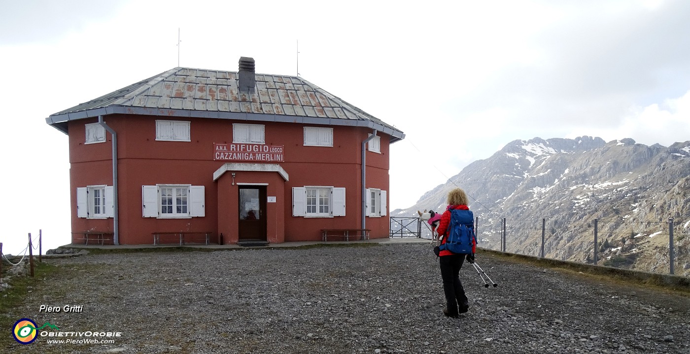 87 Al Rif. Cazzaniga-Merlini (1890 m).JPG -                                